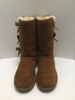 UGG fur lined boots size 7